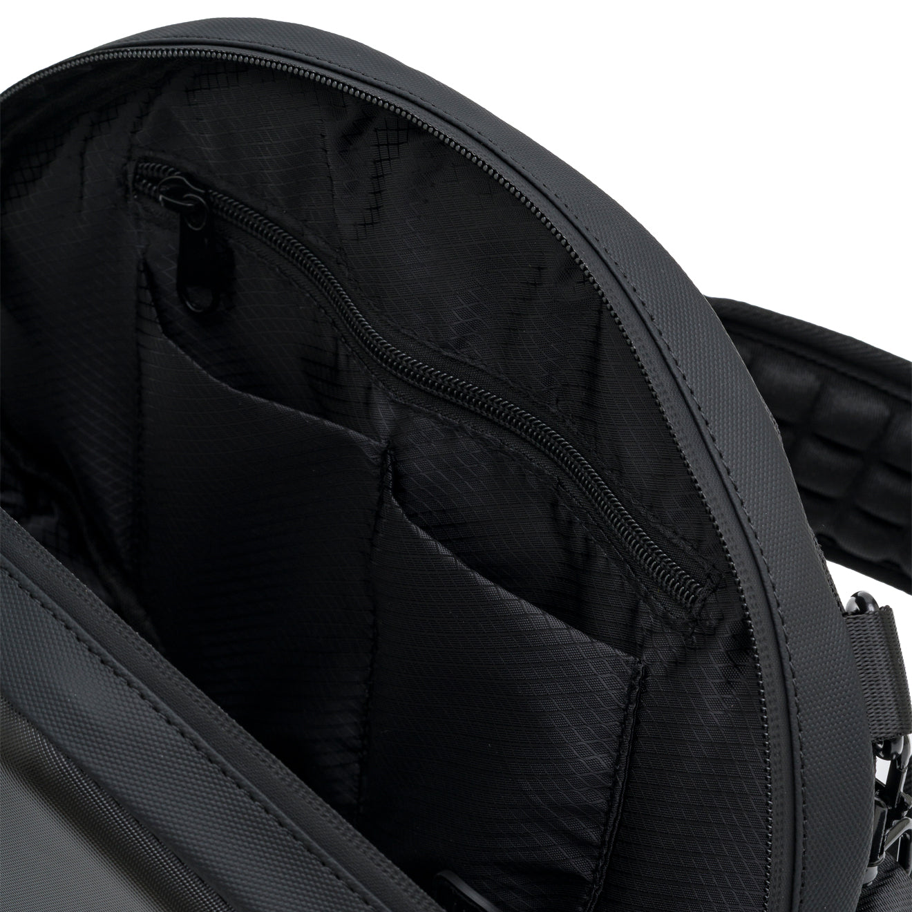 iPixi – LED Bag with Titanium Shoulder and Waist Protection