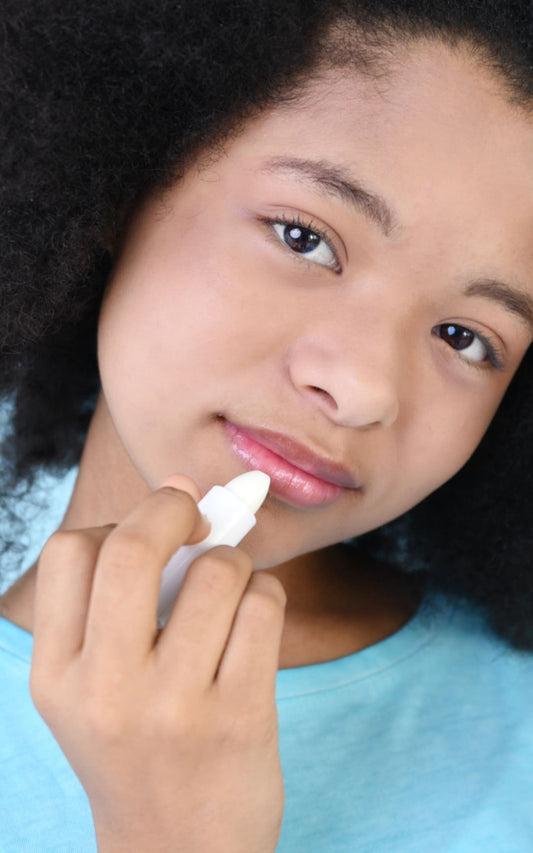 Lav Kids - Çocuk Nemlendiricili Dudak Balsamı