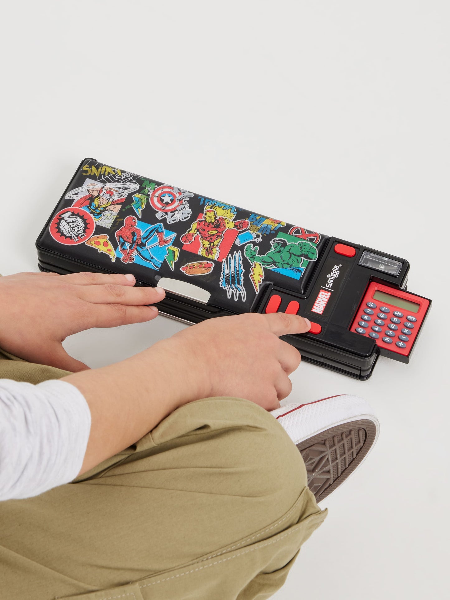 Smiggle - Marvel Hesap Makineli Pop Out Otomatik Kalem Kutusu