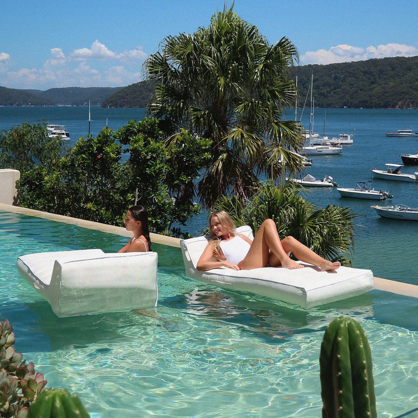 Sunnylife - Luxury Inflatable Beach and Pool Mattress